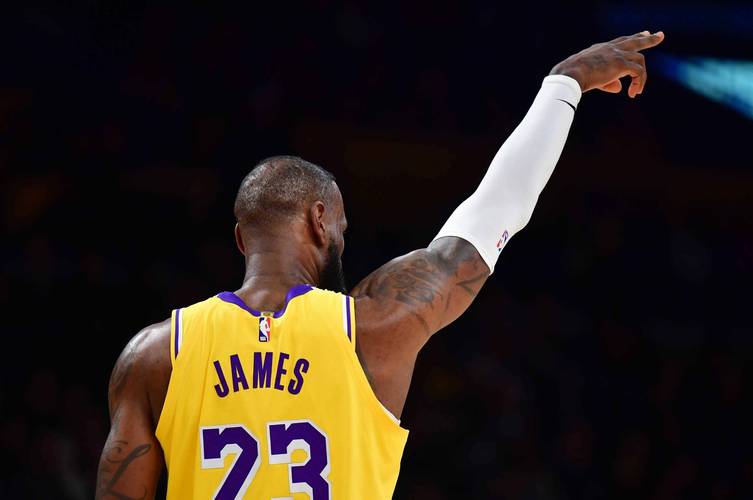 英超战报：田中碧建功、勒温锁胜局，利兹联3-1切尔西（利兹联3-1击退切尔西：田中碧先拔头筹，勒温杀死比赛）