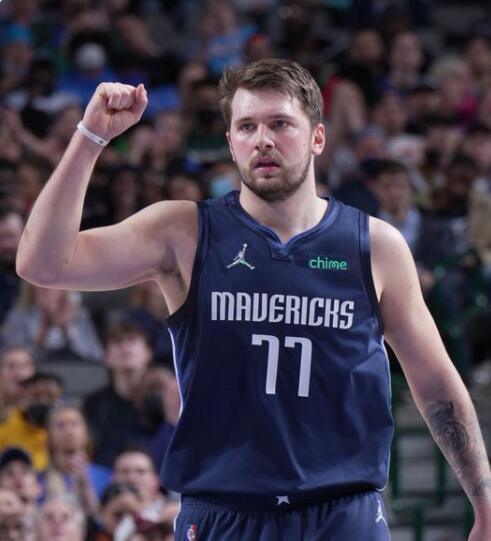 篮球NBA官方公布最新MVP榜单（NBA官方发布最新MVP排名）