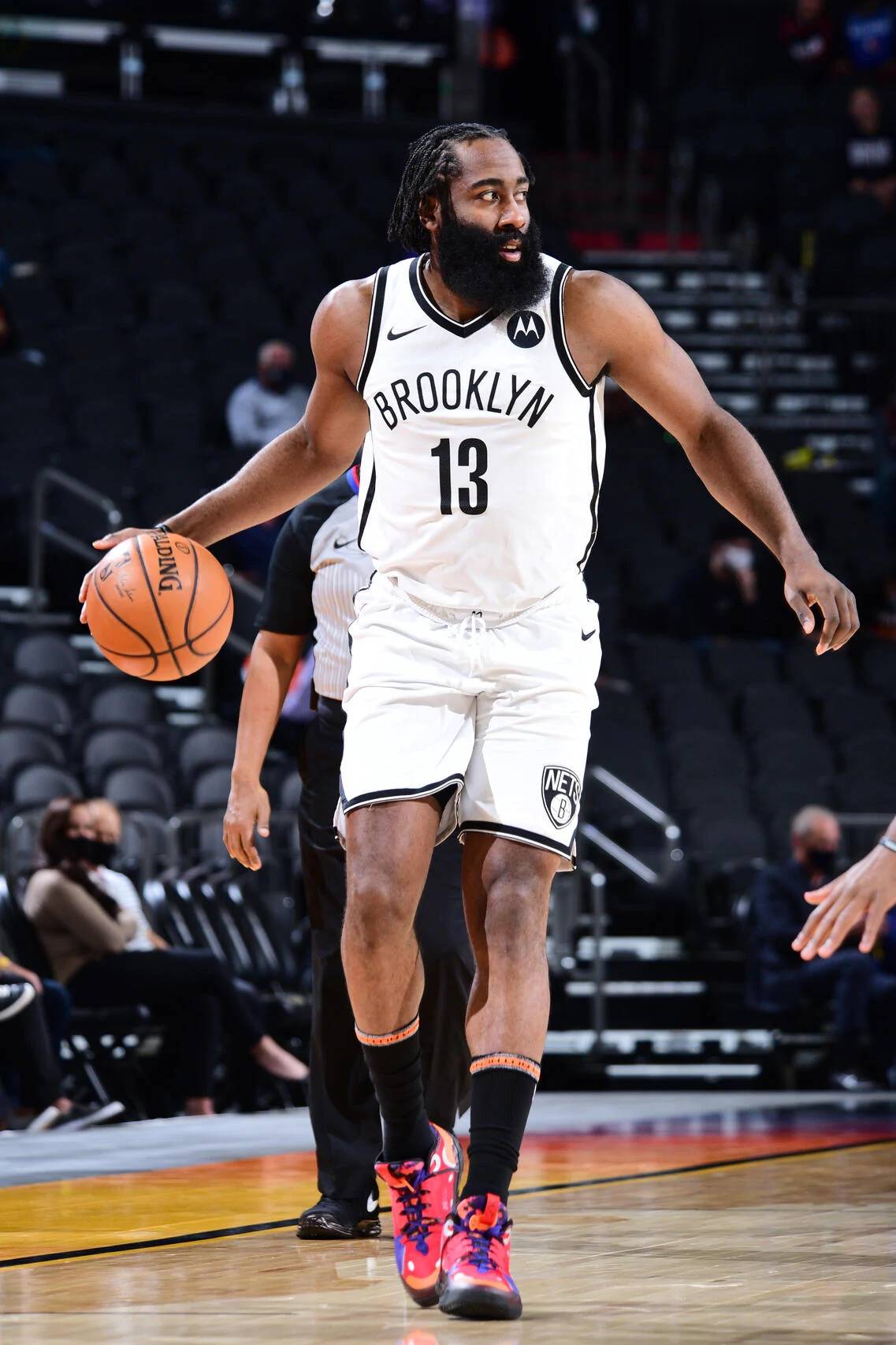 塞超球队劳动1923主帅日佐维奇在比赛中突然去世，年仅44岁（塞超劳动1923主帅日佐维奇比赛中不幸去世，终年44岁）