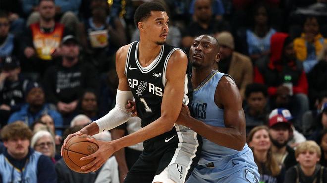 米兰女排以3-0击败贝加莫，艾格努砍25分MVP，展现统治力，整体配合出色，展现冠军底蕴。（米兰女排3-0横扫贝加莫，艾格努25分当选MVP，团队默契尽显冠军气质）