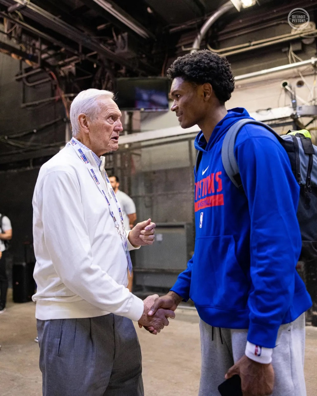 国乒香港训练！王楚钦一身黄好亮眼，莎莎苦练反手，陈幸同回归（国乒香港集训：王楚钦黄装吸睛，莎莎苦练反手，陈幸同回归）