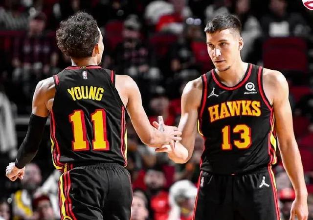 科里纳：正讨论足球中教练喊暂停的可能性，努力寻找解决方案（科里纳：正探讨在足球引入教练暂停的可行性，方案制定加紧推进）