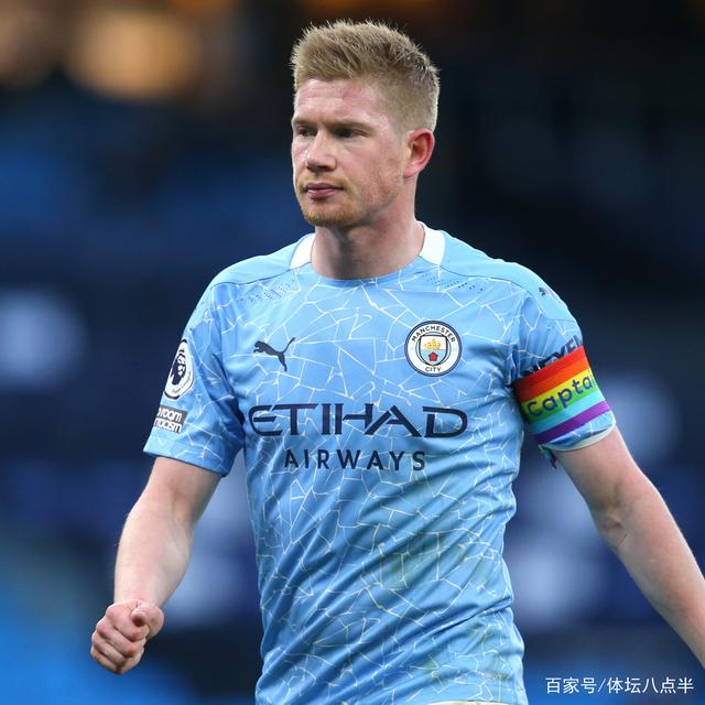 克里斯替补登场仅一分钟，就为我们扳平了比分！（克里斯替补一分钟建功，助球队扳平比分！）